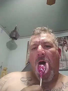 bigdoog8 online show from May 28, 2026, 3:03 am