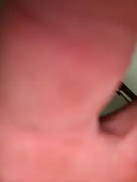 Snapshot of Hugebwc102 chatting on September 16, 2025, 6:25 am Hugebwc102 online show from September 16, 2025, 6:25 am