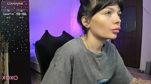 Snapshot of Mariella_Adamss chatting on February 23, 2025, 3:51 pm Mariella Adamss online show from February 23, 2025, 3:51 pm