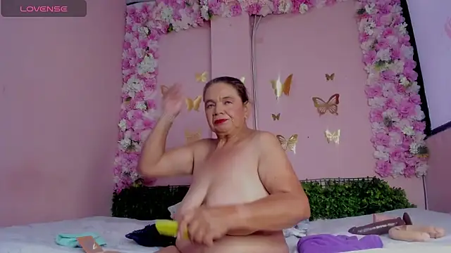 grandmother milf online show from April 20, 2026, 2:40 pm