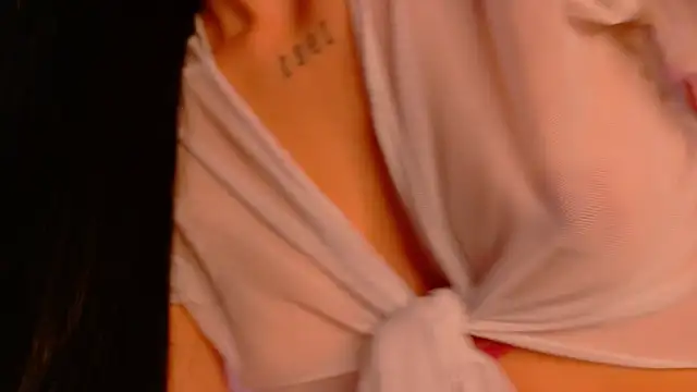 Snapshot of CristalCornner_ chatting on September 14, 2025, 11:43 am CristalCornner online show from September 14, 2025, 11:43 am