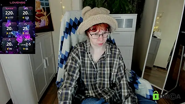 Snapshot of Melissa_Wells chatting on October 23, 2025, 9:02 pm Melissa Wells online show from October 23, 2025, 9:02 pm