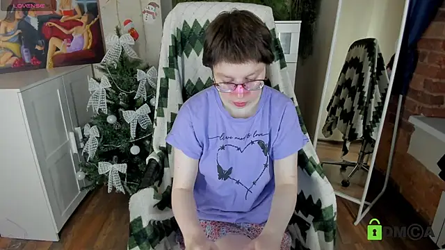 Snapshot of Melissa_Wells chatting on December 18, 2025, 8:34 pm Melissa Wells online show from December 18, 2025, 8:34 pm