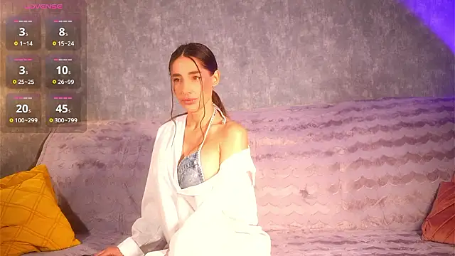 Snapshot of Miriam_fox chatting on February 11, 2026, 7:30 am Miriam fox online show from February 11, 2026, 7:30 am