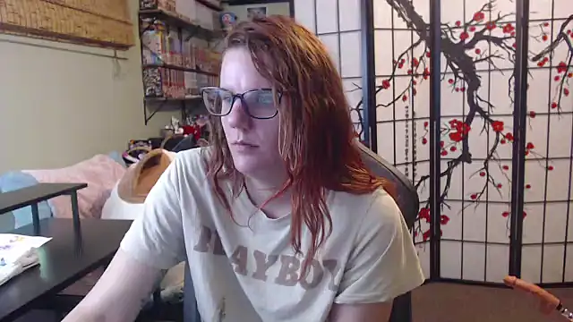 Snapshot of Sarahtineke chatting on April 20, 2026, 4:52 pm Sarahtineke online show from April 20, 2026, 4:52 pm