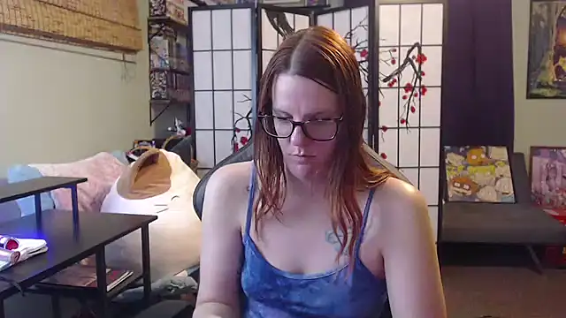 Snapshot of Sarahtineke chatting on May 27, 2026, 4:03 pm Sarahtineke online show from May 27, 2026, 4:03 pm