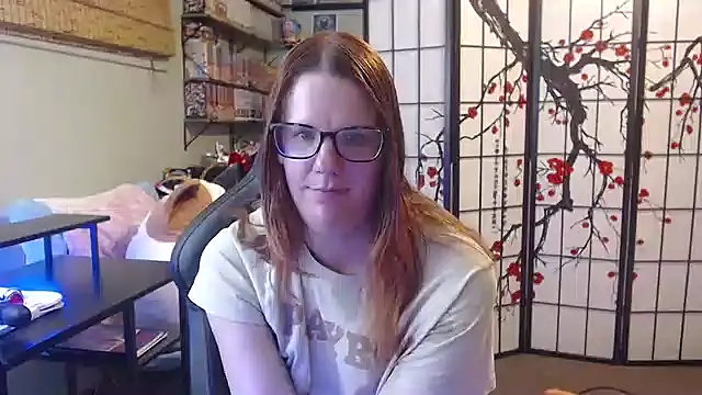 Snapshot of Sarahtineke chatting on May 18, 2026, 4:07 am Sarahtineke online show from May 18, 2026, 4:07 am