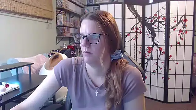Snapshot of Sarahtineke chatting on July 9, 2026, 4:28 pm Sarahtineke online show from July 9, 2026, 4:28 pm