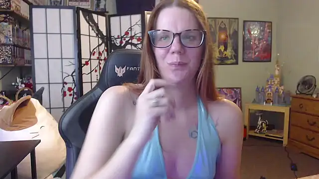 Snapshot of Sarahtineke chatting on May 18, 2026, 11:20 pm Sarahtineke online show from May 18, 2026, 11:20 pm