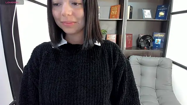 Snapshot of NicolRoss_ chatting on September 19, 2025, 12:53 pm NicolRoss online show from September 19, 2025, 12:53 pm