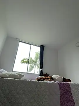 NicolRoss  online show from April 8, 2026, 4:08 pm