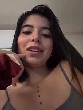 Snapshot of NicolRoss_ chatting on November 12, 2025, 9:02 am NicolRoss online show from November 12, 2025, 9:02 am