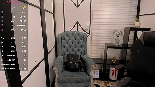 Snapshot of NicolRoss_ chatting on November 25, 2025, 9:37 pm NicolRoss online show from November 25, 2025, 9:37 pm