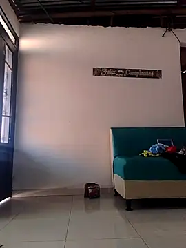 Snapshot of VivienAndClark chatting on October 9, 2025, 1:33 pm VivienAndClark online show from October 9, 2025, 1:33 pm