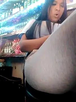 Snapshot of VivienAndClark chatting on March 18, 2025, 8:59 pm VivienAndClark online show from March 18, 2025, 8:59 pm