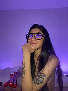 Snapshot of BubbleGumm_ chatting on March 22, 2025, 6:43 am BubbleGumm online show from March 22, 2025, 6:43 am