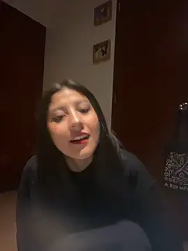 Snapshot of BubbleGumm_ chatting on March 3, 2025, 11:56 pm BubbleGumm online show from March 3, 2025, 11:56 pm