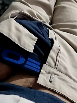 Snapshot of Monster_Bigdick chatting on January 23, 2025, 7:32 am Monster Bigdick online show from January 23, 2025, 7:32 am