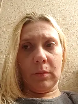 Snapshot of LeraSweet chatting on October 12, 2025, 8:10 pm LeraSweet online show from October 12, 2025, 8:10 pm