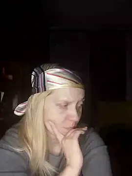 Snapshot of LeraSweet chatting on November 8, 2025, 9:18 pm LeraSweet online show from November 8, 2025, 9:18 pm