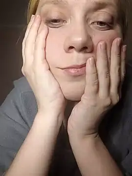 Snapshot of LeraSweet chatting on October 3, 2025, 7:59 pm LeraSweet online show from October 3, 2025, 7:59 pm