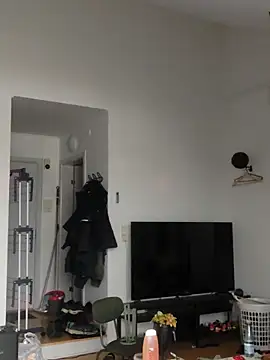 Snapshot of eltoulou chatting on March 12, 2025, 11:43 am eltoulou online show from March 12, 2025, 11:43 am