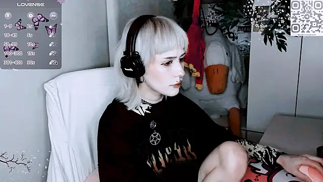 say mary online show from November 10, 2025, 1:38 pm