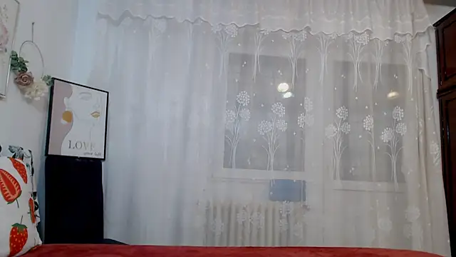 Snapshot of Catlady333 chatting on September 19, 2025, 5:39 pm Catlady333 online show from September 19, 2025, 5:39 pm