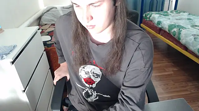 Snapshot of EvaMiron chatting on September 26, 2025, 12:23 pm EvaMiron online show from September 26, 2025, 12:23 pm