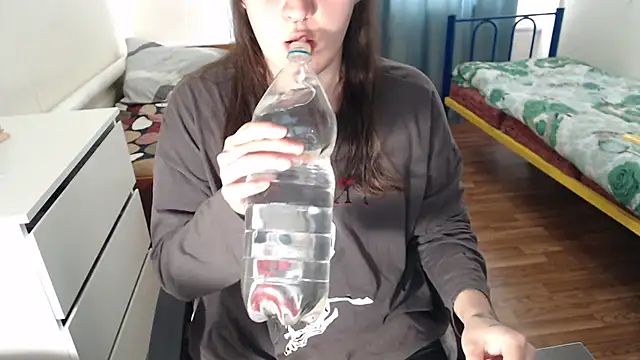 Snapshot of EvaMiron chatting on September 23, 2025, 10:22 am EvaMiron online show from September 23, 2025, 10:22 am