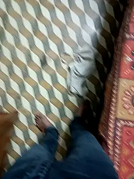 Snapshot of heartbroke13 chatting on February 14, 2025, 3:22 am heartbroke13 online show from February 14, 2025, 3:22 am