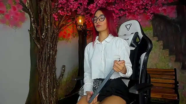 Snapshot of LiaWood_ chatting on March 12, 2025, 6:22 pm LiaWood online show from March 12, 2025, 6:22 pm