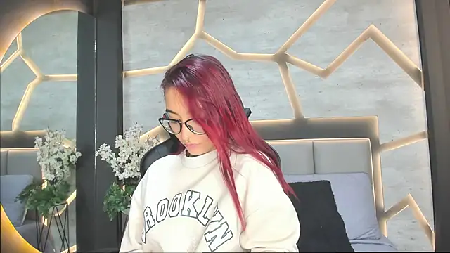 Snapshot of LiaWood_ chatting on February 17, 2025, 11:13 am LiaWood online show from February 17, 2025, 11:13 am