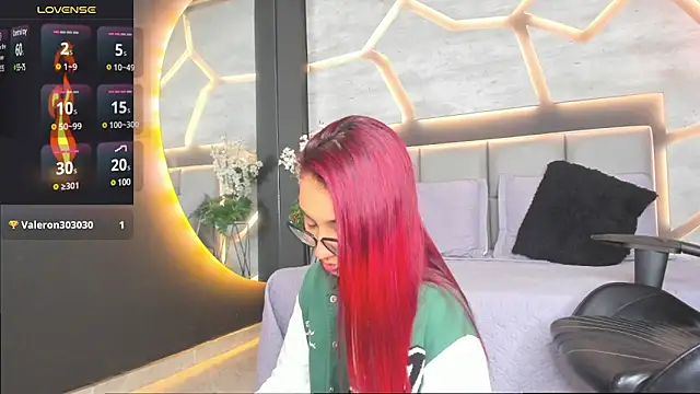 Snapshot of LiaWood_ chatting on February 19, 2025, 1:40 am LiaWood online show from February 19, 2025, 1:40 am