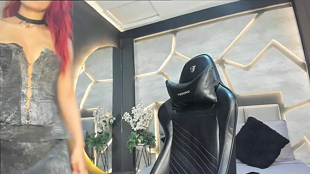 Snapshot of LiaWood_ chatting on February 22, 2025, 7:14 pm LiaWood online show from February 22, 2025, 7:14 pm