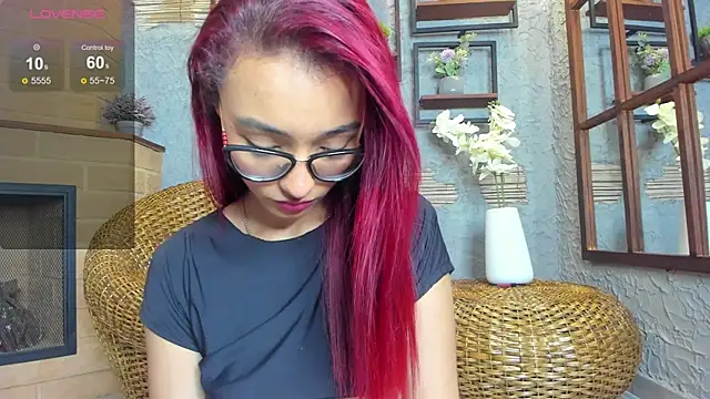 Snapshot of LiaWood_ chatting on February 12, 2025, 10:15 pm LiaWood online show from February 12, 2025, 10:15 pm