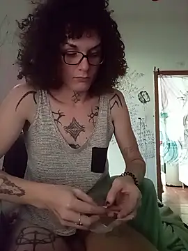 Snapshot of SuccubusTatuada chatting on November 12, 2025, 7:40 pm SuccubusTatuada online show from November 12, 2025, 7:40 pm