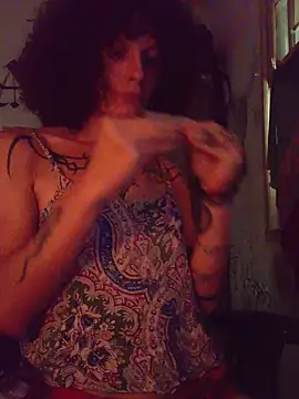 Snapshot of SuccubusTatuada chatting on March 21, 2025, 11:12 am SuccubusTatuada online show from March 21, 2025, 11:12 am