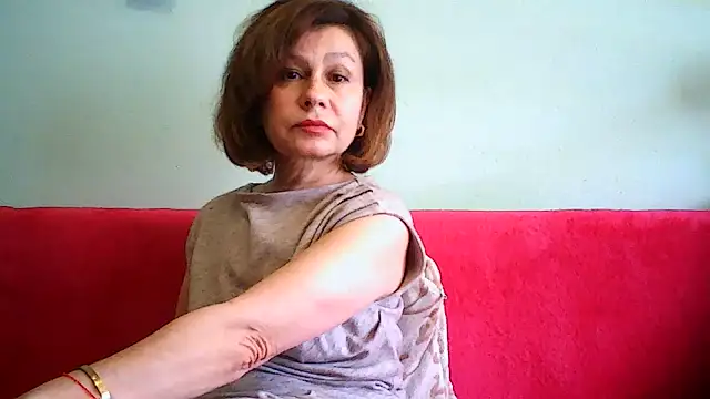 Snapshot of Mat_Elenore chatting on June 7, 2026, 8:08 am Mat Elenore online show from June 7, 2026, 8:08 am