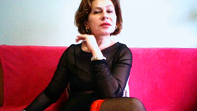 Snapshot of Mat_Elenore chatting on April 1, 2026, 6:04 am Mat Elenore online show from April 1, 2026, 6:04 am