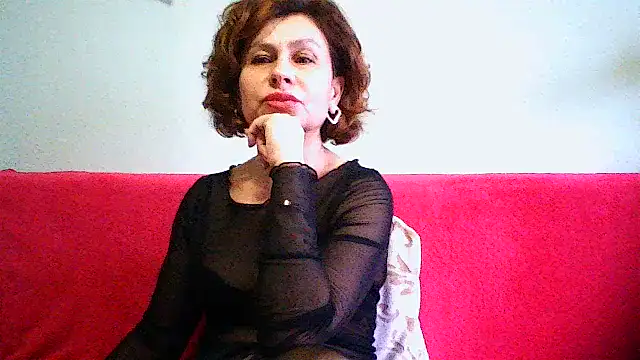 Snapshot of Mat_Elenore chatting on April 11, 2026, 5:37 am Mat Elenore online show from April 11, 2026, 5:37 am