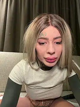 Snapshot of bambixboo chatting on March 25, 2026, 12:22 am bambixboo online show from March 25, 2026, 12:22 am