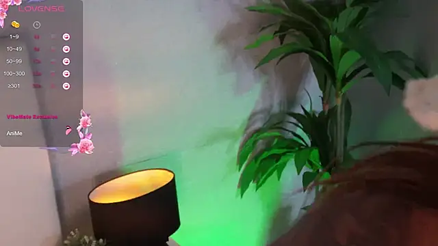 dollbrown online show from March 11, 2025, 4:18 pm