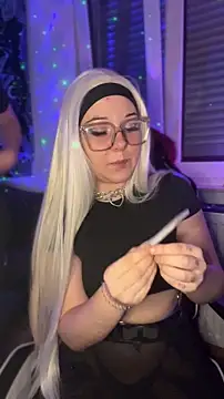 kinkygirl420x online show from December 2, 2025, 9:05 pm