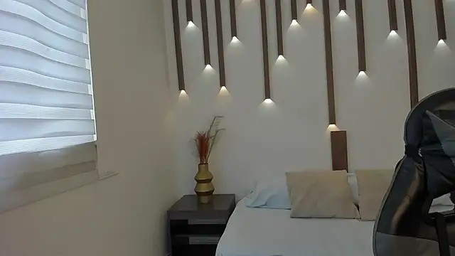 megan cooper28 online show from December 17, 2025, 7:08 pm