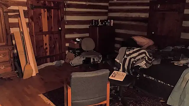 Snapshot of HARD_2QUIT chatting on December 28, 2024, 1:49 pm HARD 2QUIT online show from December 28, 2024, 1:49 pm