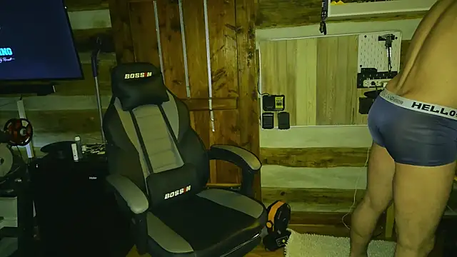 Snapshot of HARD_2QUIT chatting on September 30, 2025, 7:47 am HARD 2QUIT online show from September 30, 2025, 7:47 am