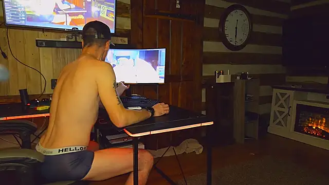 Snapshot of HARD_2QUIT chatting on November 12, 2025, 10:08 am HARD 2QUIT online show from November 12, 2025, 10:08 am