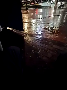 Snapshot of elvergalarga1329 chatting on December 18, 2025, 1:00 am elvergalarga1329 online show from December 18, 2025, 1:00 am