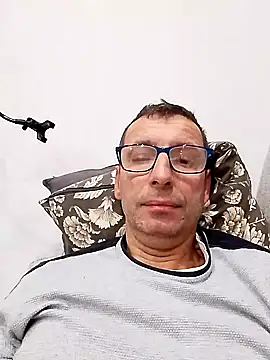 Snapshot of Anastasio33 chatting on October 4, 2025, 1:29 am Anastasio33 online show from October 4, 2025, 1:29 am